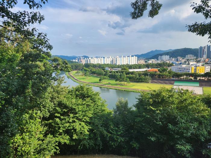 833513927_Pl67iuE4_158103055f2153be73880840cf7b1656bb9ea12f.jpg 이미지크게보기